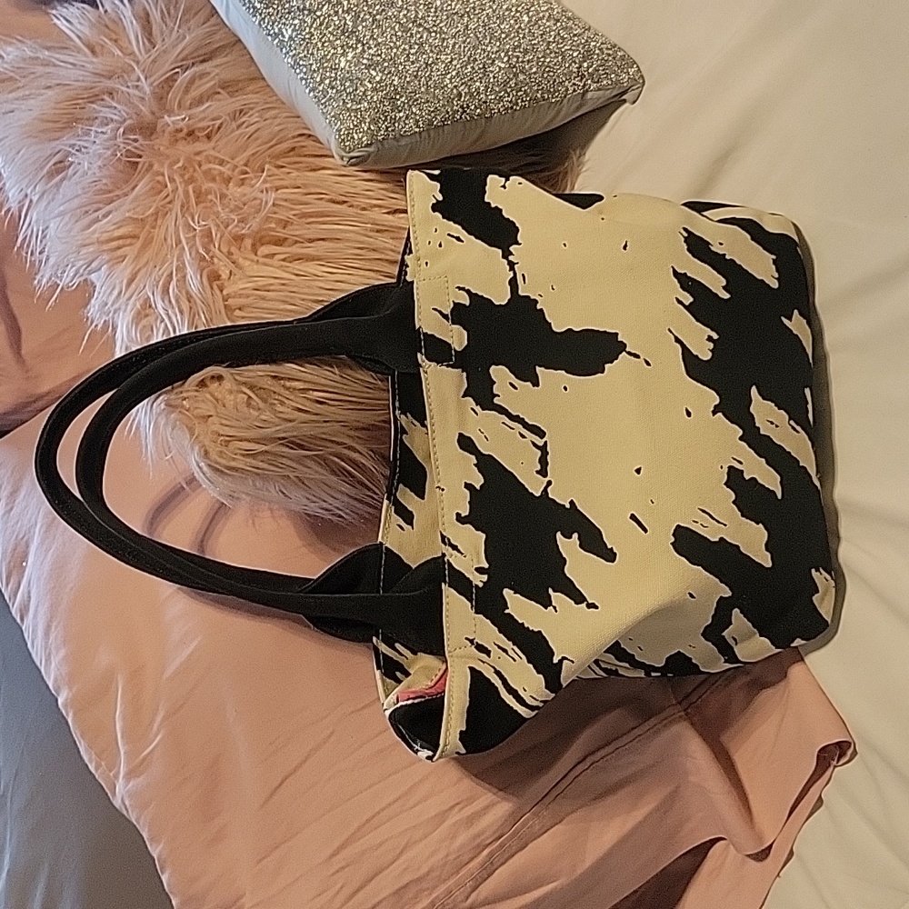 Marc by Marc Jacobs Standard Supply Model# 1030.61 Type SMALL TOTE - Picture 3 of 8